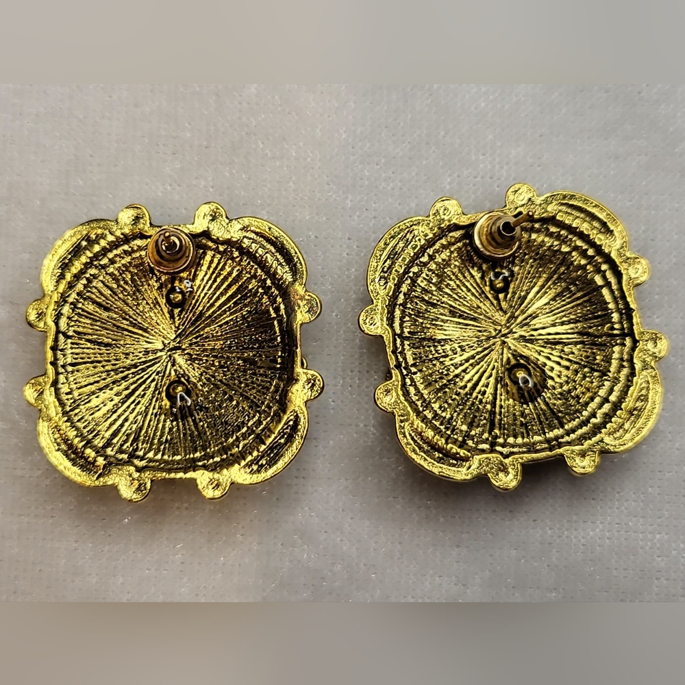 Source Unknown Gold-Tone Bee Earrings with Black Accents - Picture 2 of 3